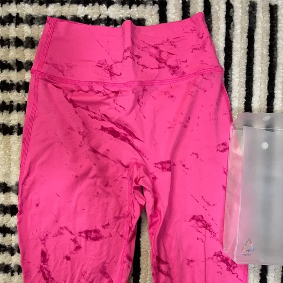 Bombshell Sportswear for marble leggings in cotton candy skies size LARGE NWOT - Picture 2 of 9